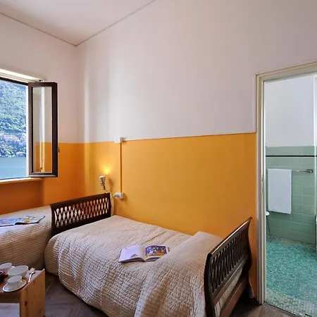 Villa Sleeps 12 *