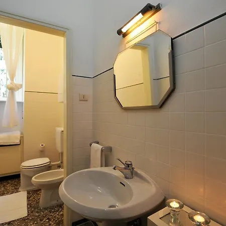 Villa Sleeps 12